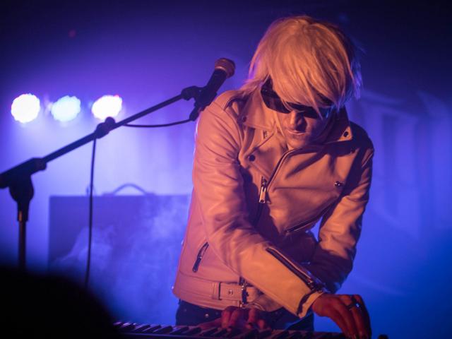 Drab Majesty + Plain Men en concert